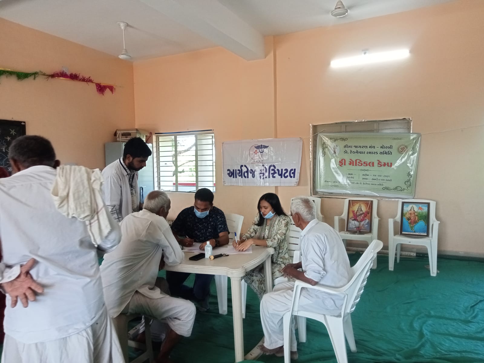 બાબાસાહેબ આંબેડકર જયંતિએ મોરબી જિલ્લામાં ૧૧ સ્થળોએ આરોગ્ય સેવા કેમ્પ યોજાયા